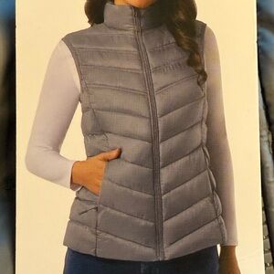 32 Degree Heat Puffer Vest. M